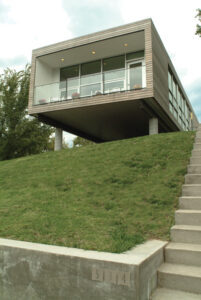 An Urban Nest: A Kansas City Prefab Home Image
